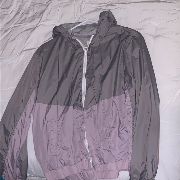 windbreaker - Picture 1 of 1